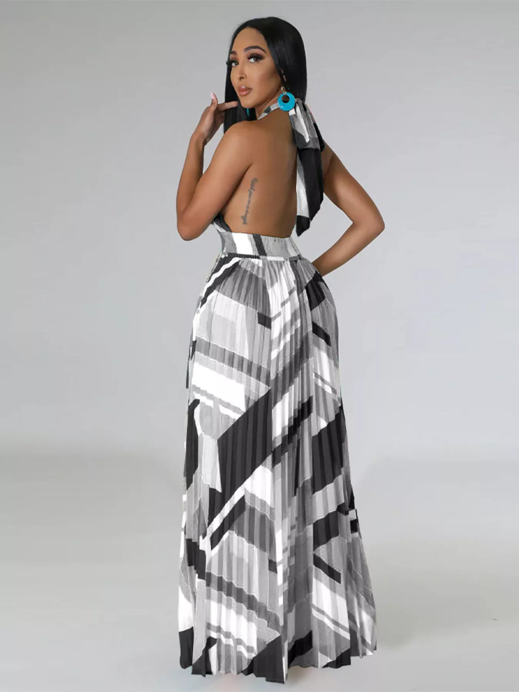 Halter Neck Geometric Print Pleated Maxi Dress Shopimist